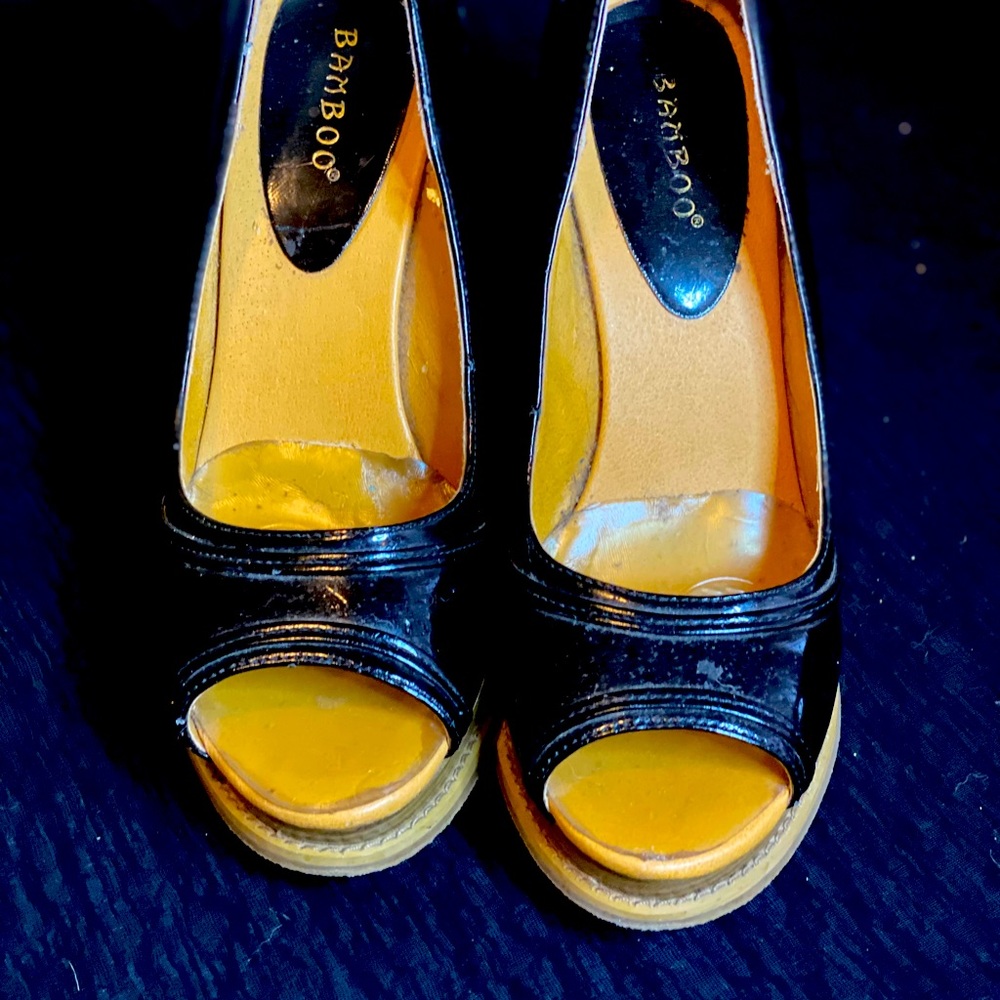 Bamboo black shinny wedge